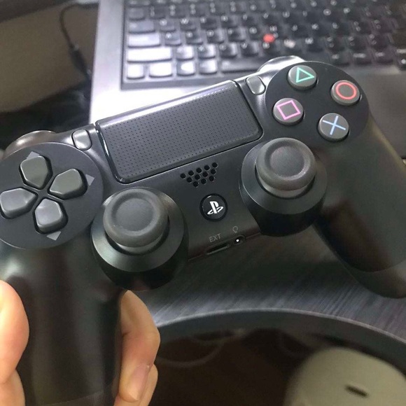 PS4 DualShock controller for PS4 - Picture 2 of 5